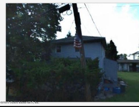 Photo of Staten Island, NY 10309 (MLS # 2506261)