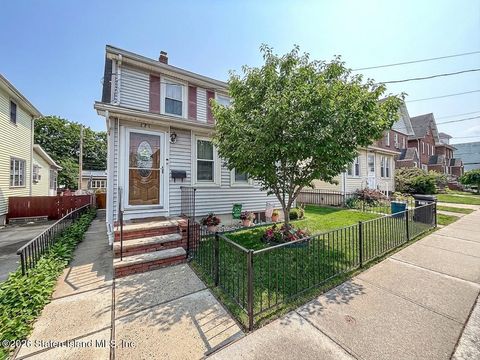Photo of 471 Pelton Avenue, Staten Island, NY 10310 (MLS # 2601775)