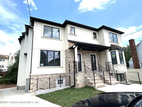 Photo of 23 Marie Street, Staten Island, NY 10305 (MLS # 2504184)