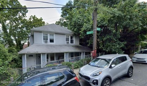 Photo of 243 Ward Avenue, Staten Island, NY 10304 (MLS # 2405154)