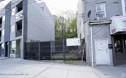 Photo of 12 Van Duzer Street, Staten Island, NY 10301 (MLS # 2503445)