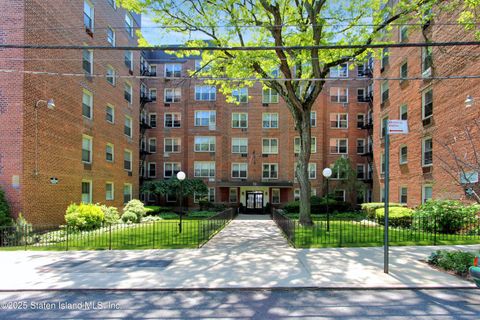 Photo of 50 Fort Place #A6b, Staten Island, NY 10301 (MLS # 2505719)