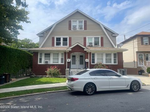 Photo of 5557 Purcell Street, Staten Island, NY 10310 (MLS # 2404906)