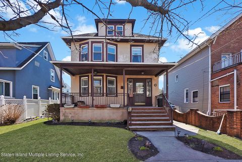 Photo of 70 Hylan Boulevard, Staten Island, NY 10305 (MLS # 1160952)