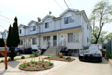 Photo of 144 Bruckner Avenue, Staten Island, NY 10303 (MLS # 2602100)