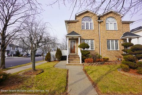 Photo of 781 Correll Avenue, Staten Island, NY 10309 (MLS # 1159616)