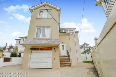 Photo of 137 South Avenue, Staten Island, NY 10303 (MLS # 2601979)