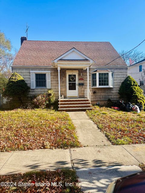 Photo of 373 Richard Avenue, Staten Island, NY 10309 (MLS # 2406392)