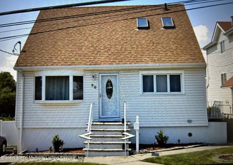 Photo of 98 Livingston Avenue, Staten Island, NY 10314 (MLS # 2401398)