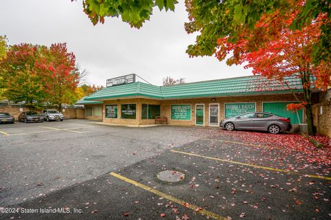 Photo of 465 Belfield Avenue, Staten Island, NY 10312 (MLS # 2402702)