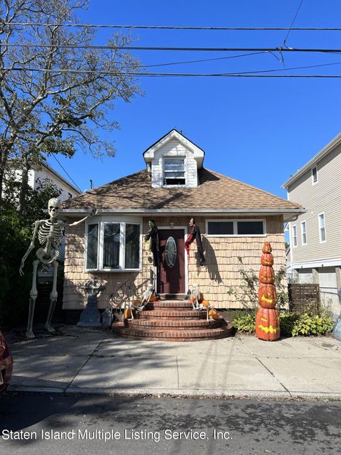 Photo of 365 Colony Avenue, Staten Island, NY 10306 (MLS # 1164945)