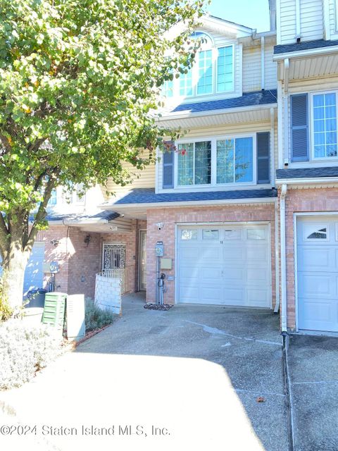 Photo of 18 Larrison Loop, Staten Island, NY 10314 (MLS # 2405982)