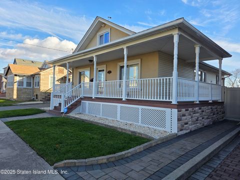 Photo of 51 Van Wyck Avenue, Staten Island, NY 10309 (MLS # 2507030)