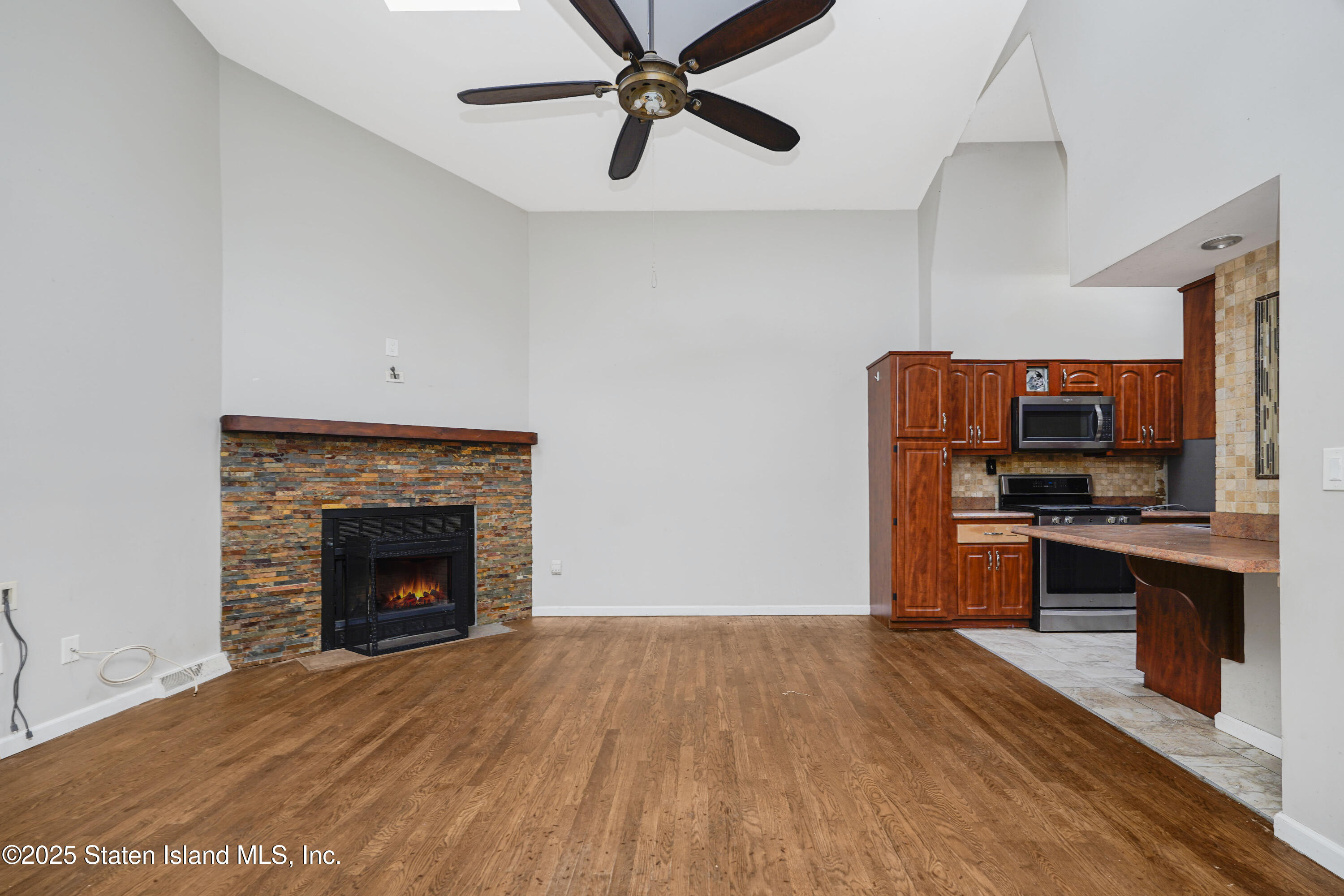 110 Surfside Plaza #88, Staten Island, New York image 4