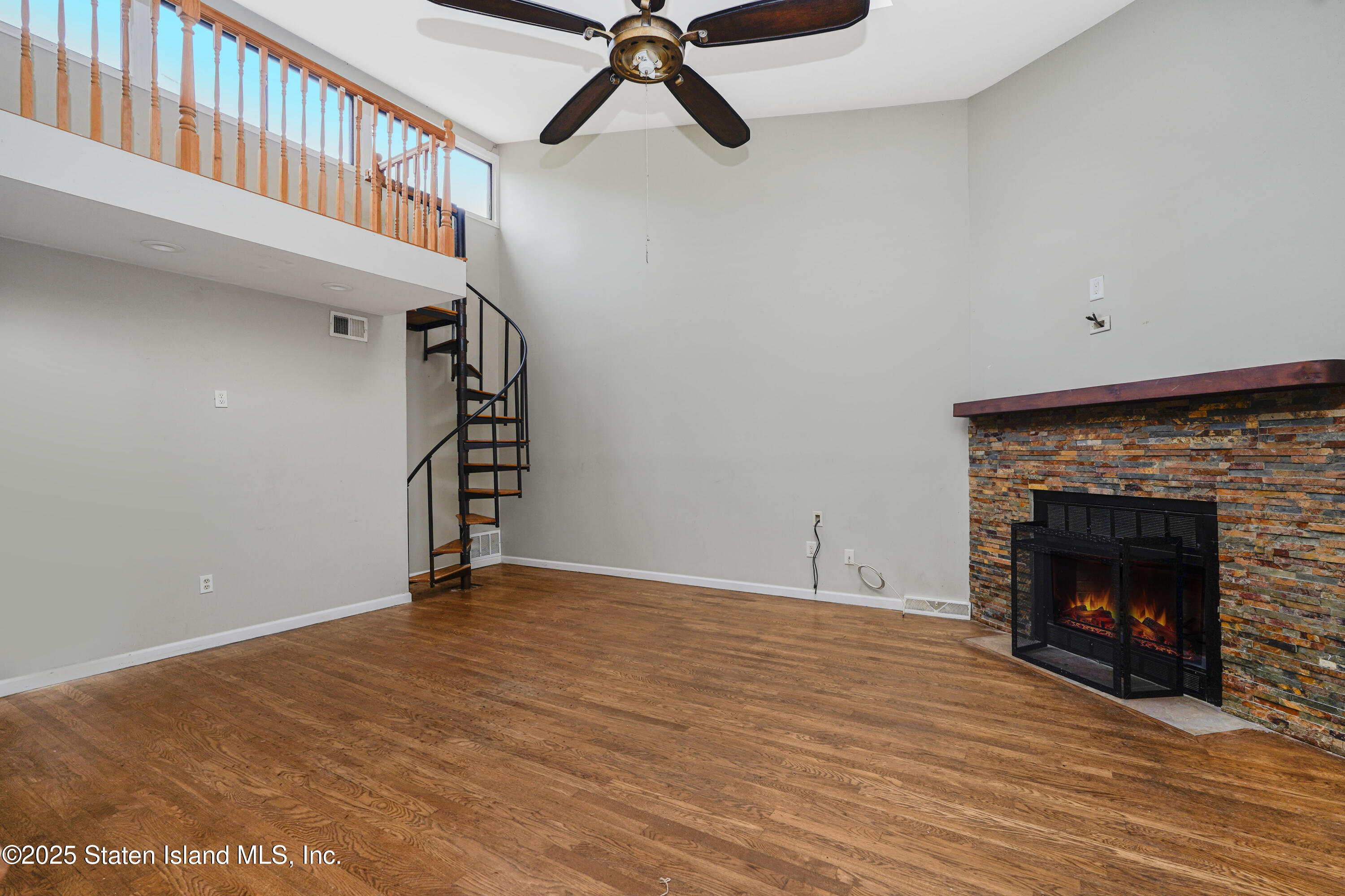 110 Surfside Plaza #88, Staten Island, New York image 5