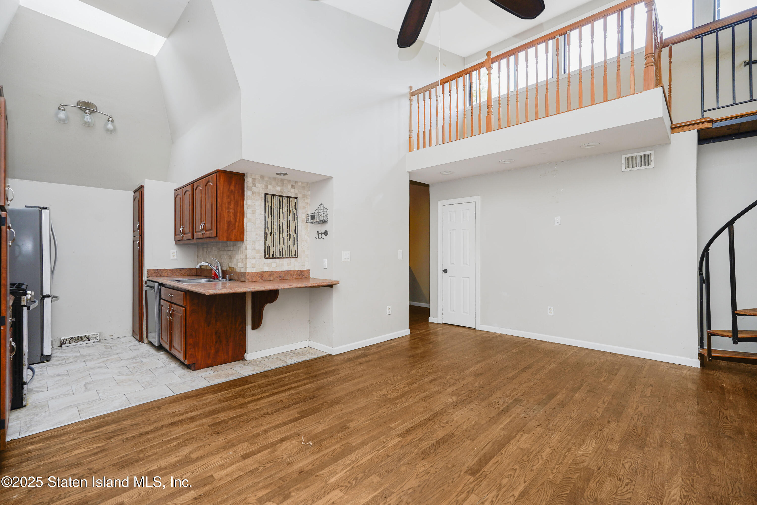 110 Surfside Plaza #88, Staten Island, New York image 9