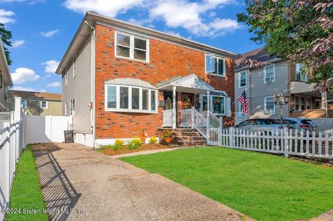 Photo of 46 Marianne Street, Staten Island, NY 10302 (MLS # 2405674)