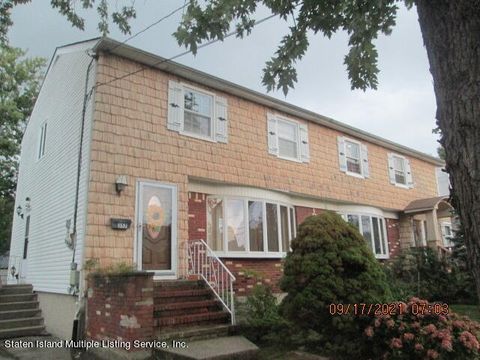 Photo of 357 Baden Place, Staten Island, NY 10306 (MLS # 1149323)