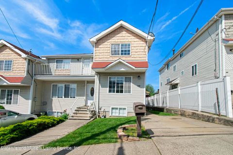 Photo of 92 Livingston Avenue, Staten Island, NY 10314 (MLS # 1161970)