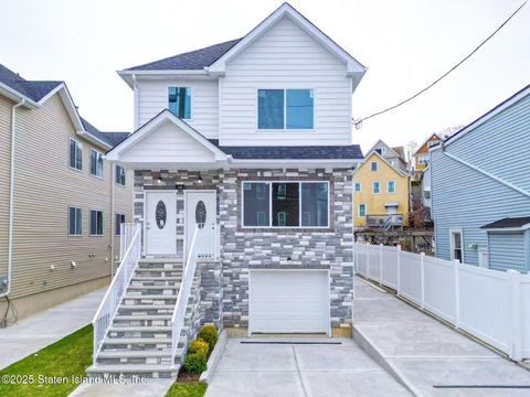 Photo of 146 Beach Street, Staten Island, NY 10304 (MLS # 2502192)