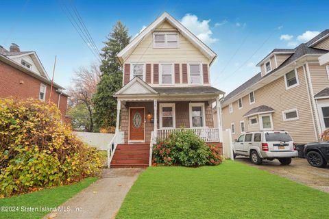 Photo of 658 Delafield Avenue, Staten Island, NY 10310 (MLS # 2406487)