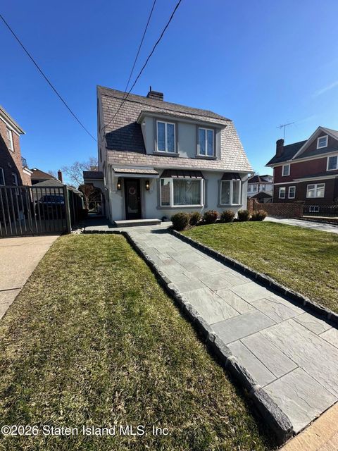 Homes For Sale - 125 Garretson Avenue<br/> Richmond County, Staten Island, NY 10304