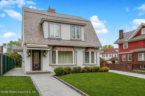 Photo of 125 Garretson Avenue, Staten Island, NY 10304 (MLS # 2601718)