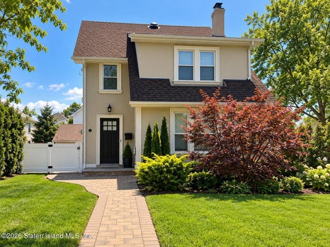 Apartment For Rent - 16 Grace Road #2<br/> Staten Island, NY 10306
