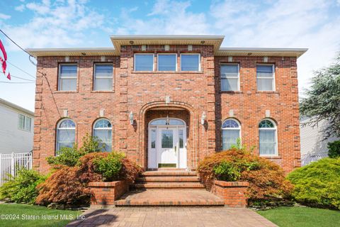 Photo of 218 Finlay Street, Staten Island, NY 10307 (MLS # 2403953)