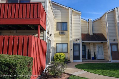 Photo of 115 Stack Drive #A, Staten Island, NY 10312 (MLS # 1161402)