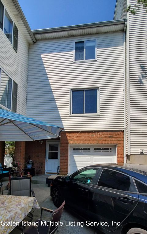Photo of 90 Emily Lane, Staten Island, NY 10312 (MLS # 1162355)