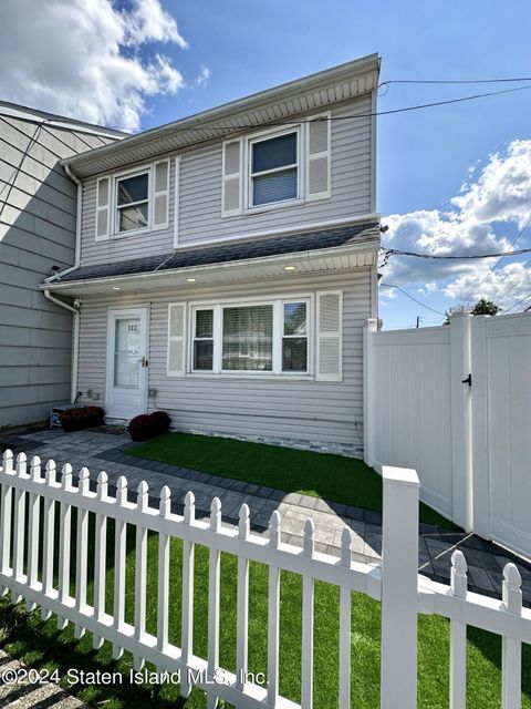 Photo of 173 Quintard Street, Staten Island, NY 10305 (MLS # 2404893)