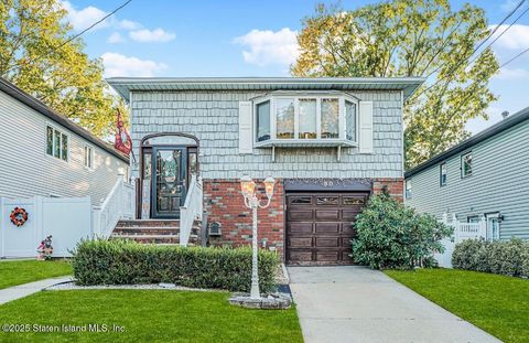 Photo of 90 Seidman Avenue, Staten Island, NY 10312 (MLS # 2507185)