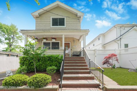 Photo of 3665 Richmond Avenue, Staten Island, NY 10312 (MLS # 2402845)