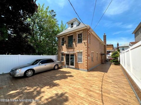 Photo of 19 Father Capodanno Boulevard, Staten Island, NY 10305 (MLS # 2501453)