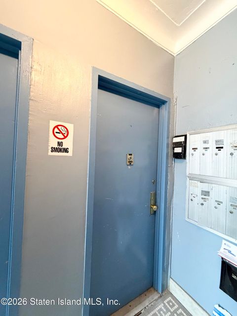 Photo of 37 Avon Place #1b, Staten Island, NY 10301 (MLS # 2600821)