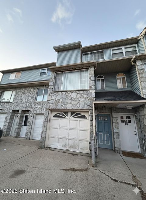 Photo of 12 Temple Court, Staten Island, NY 10314 (MLS # 2600065)