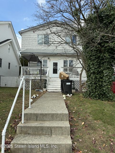 Photo of 217 Edgegrove Avenue, Staten Island, NY 10312 (MLS # 2506932)