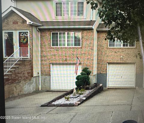 Photo of 231 Gervil Street, Staten Island, NY 10309 (MLS # 2505444)