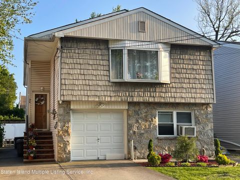 Photo of 34 Darcey Avenue, Staten Island, NY 10314 (MLS # 1160595)