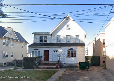 Photo of 827829 Post Avenue, Staten Island, NY 10310 (MLS # 2504361)