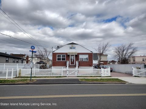 Photo of 187 Olympia Boulevard, Staten Island, NY 10305 (MLS # 1160669)