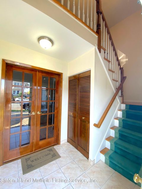 Photo of 76 Bangor Street, Staten Island, NY 10314 (MLS # 1163889)