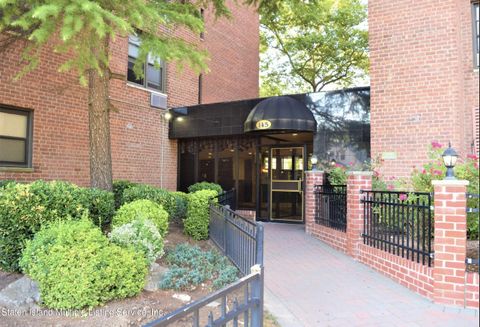 Photo of 145 Lincoln Avenue #5e, Staten Island, NY 10306 (MLS # 1163727)