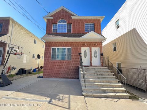 Photo of 25 Stanley Avenue, Staten Island, NY 10301 (MLS # 2506590)