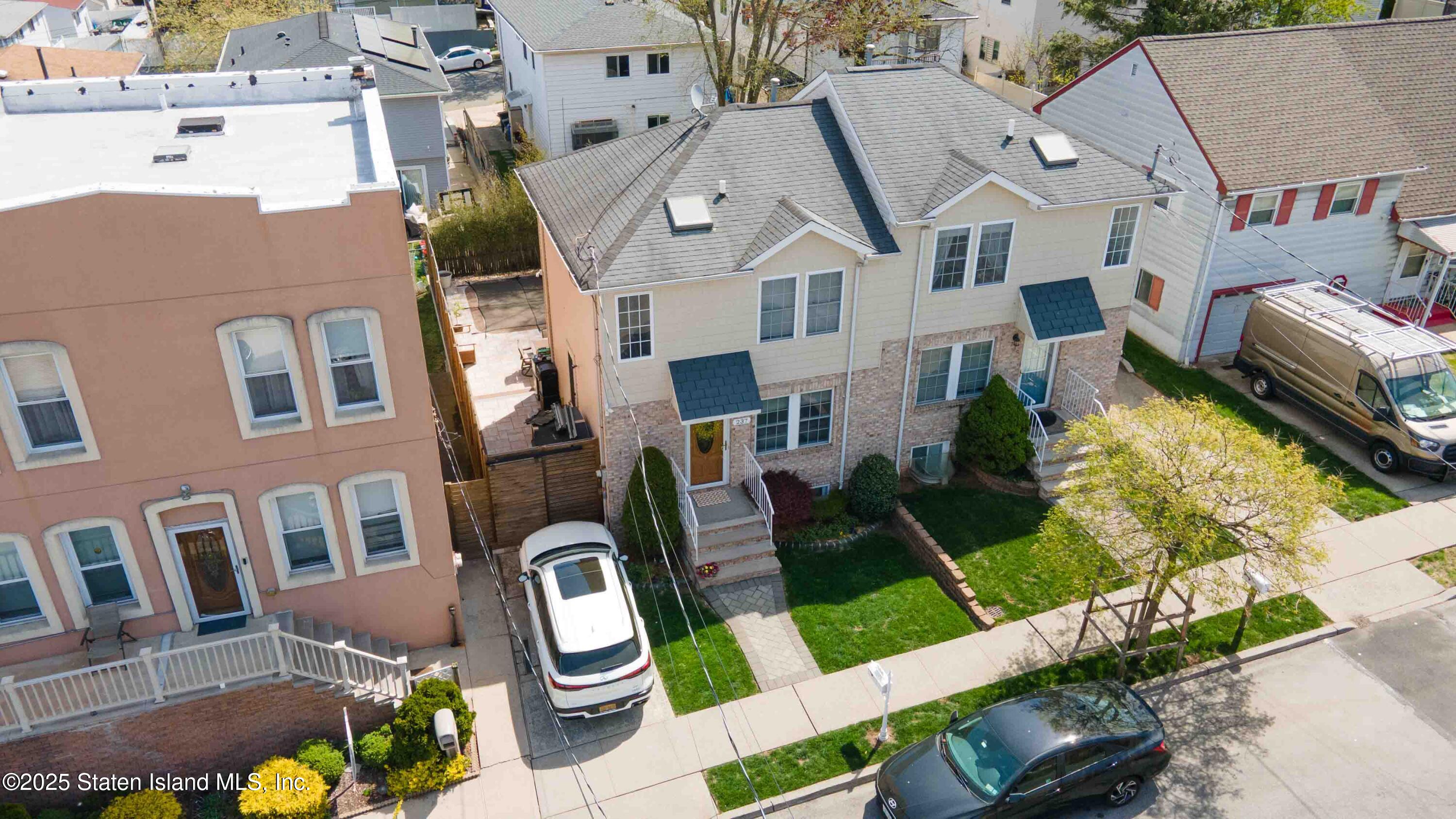 237 Livingston Avenue, Staten Island, New York image 4