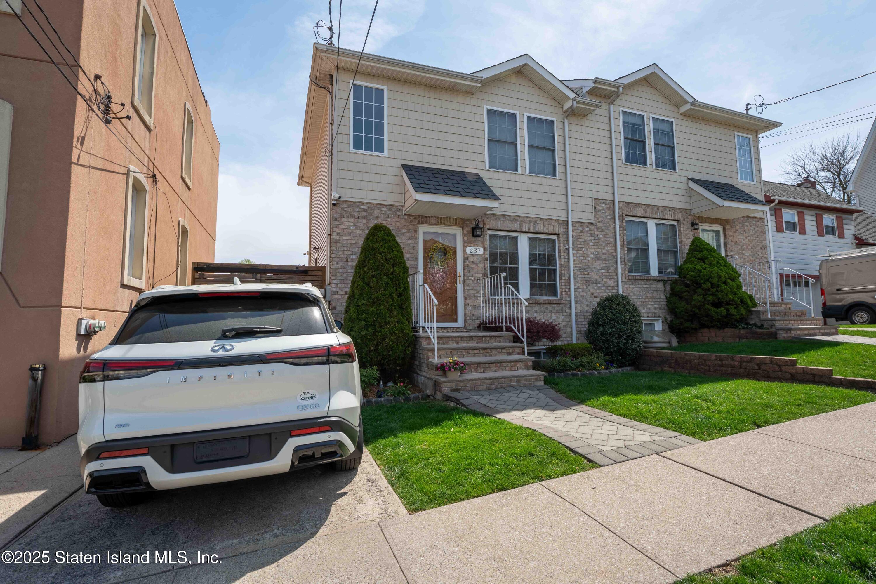 237 Livingston Avenue, Staten Island, New York image 1