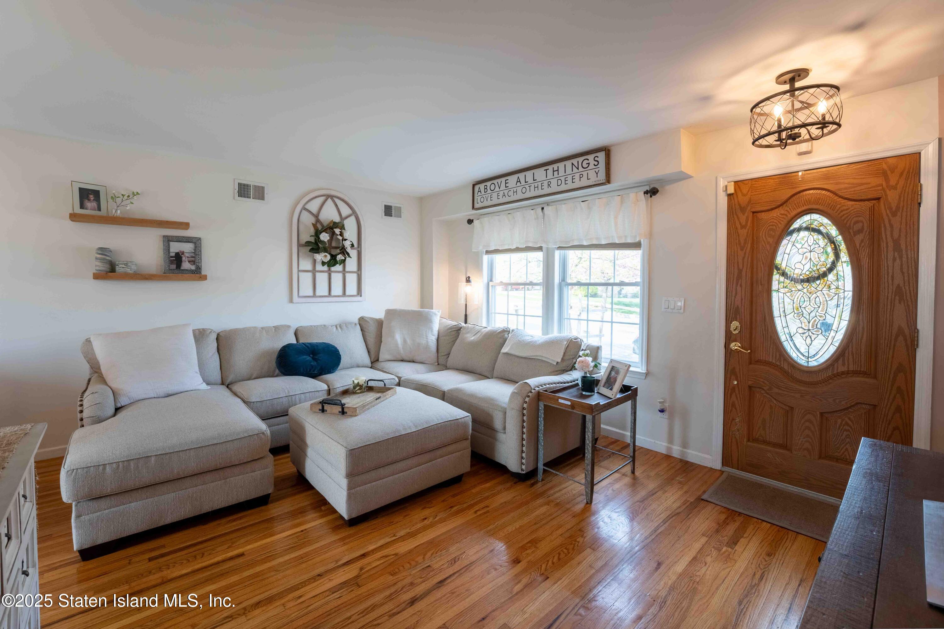 237 Livingston Avenue, Staten Island, New York image 8