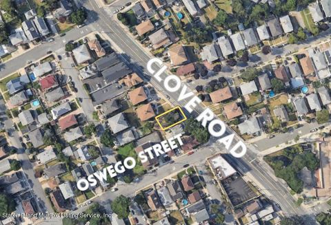 Photo of 0 Clove Road, Staten Island, NY 10301 (MLS # 2400565)