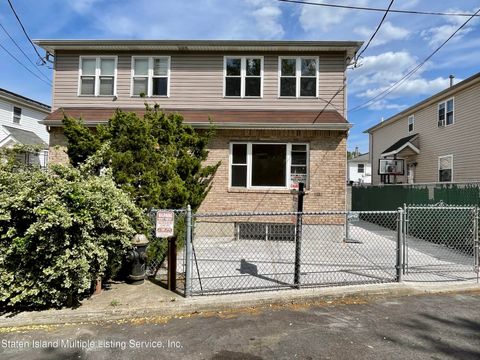 Photo of 58 Leewood Loop, Staten Island, NY 10304 (MLS # 1160563)